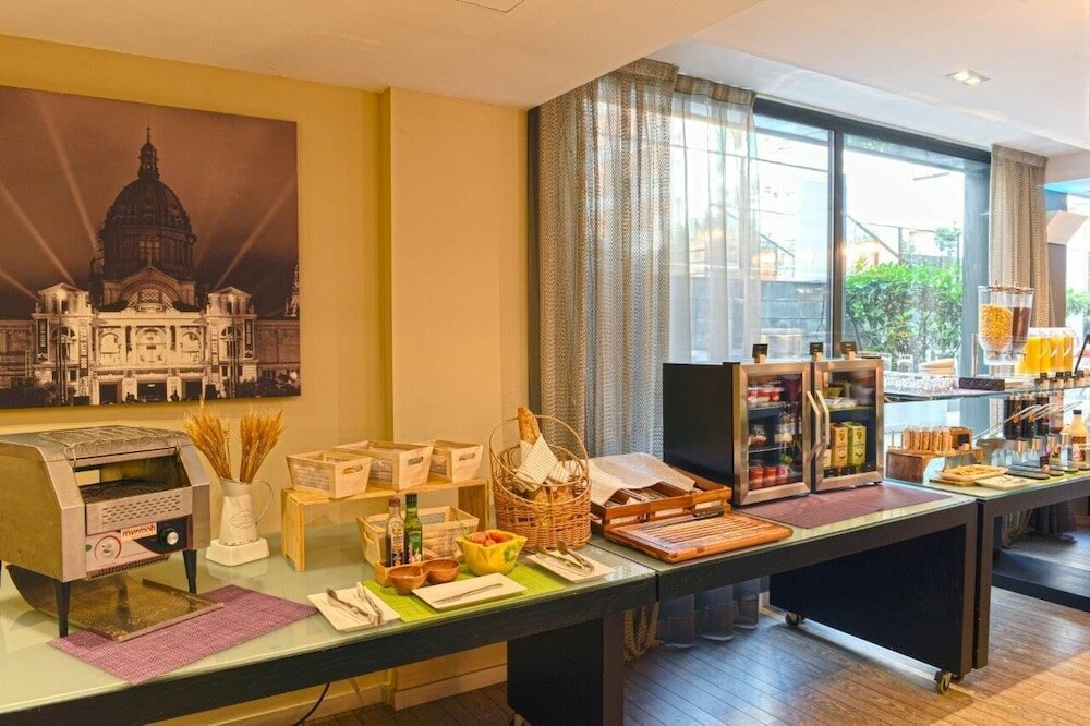 Фото Grums Barcelona Hotel & SPA