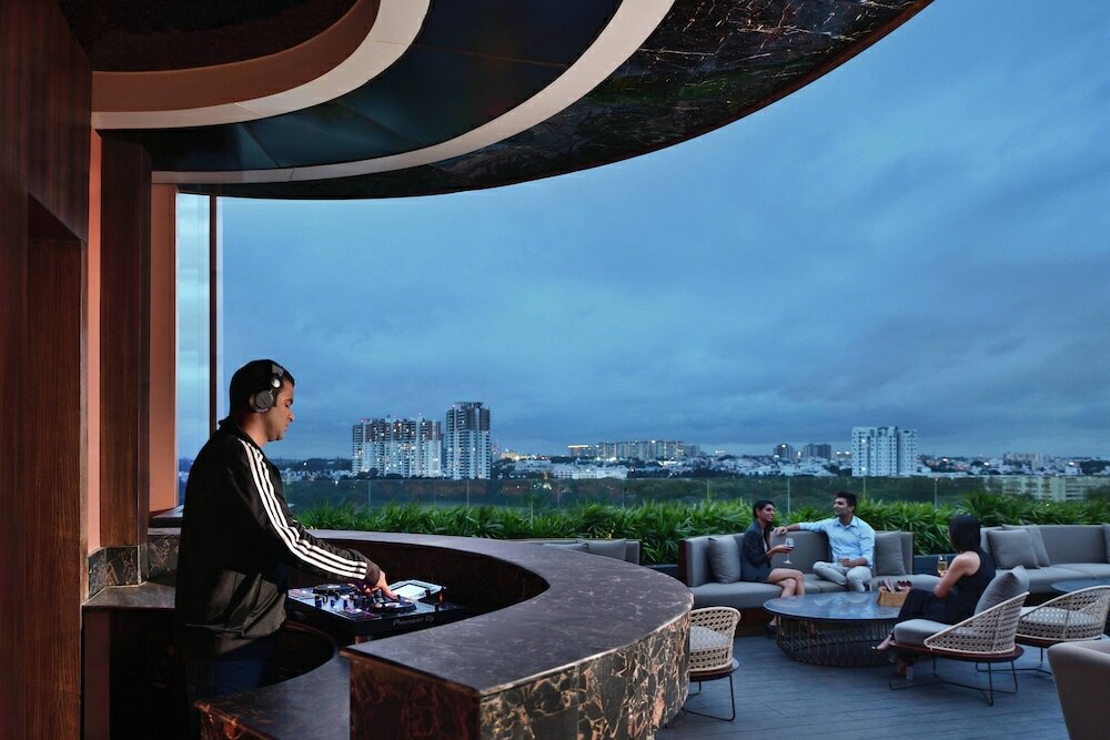 Фото Courtyard by Marriott Bengaluru Hebbal