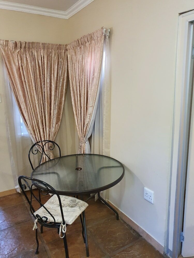 Фото 7th Street Guesthouse