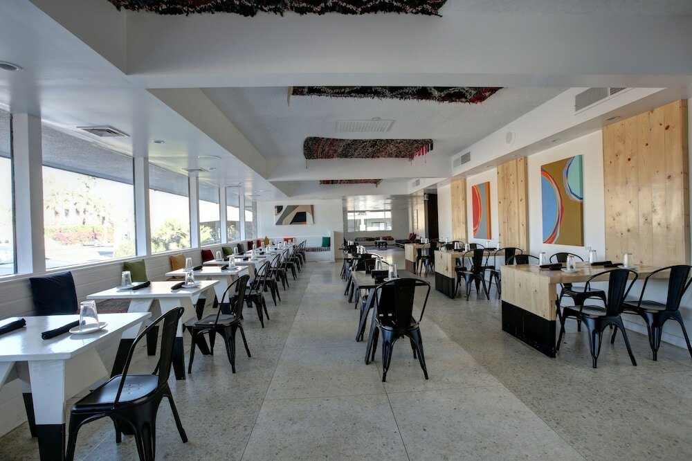 Фото Caliente Tropics Hotel