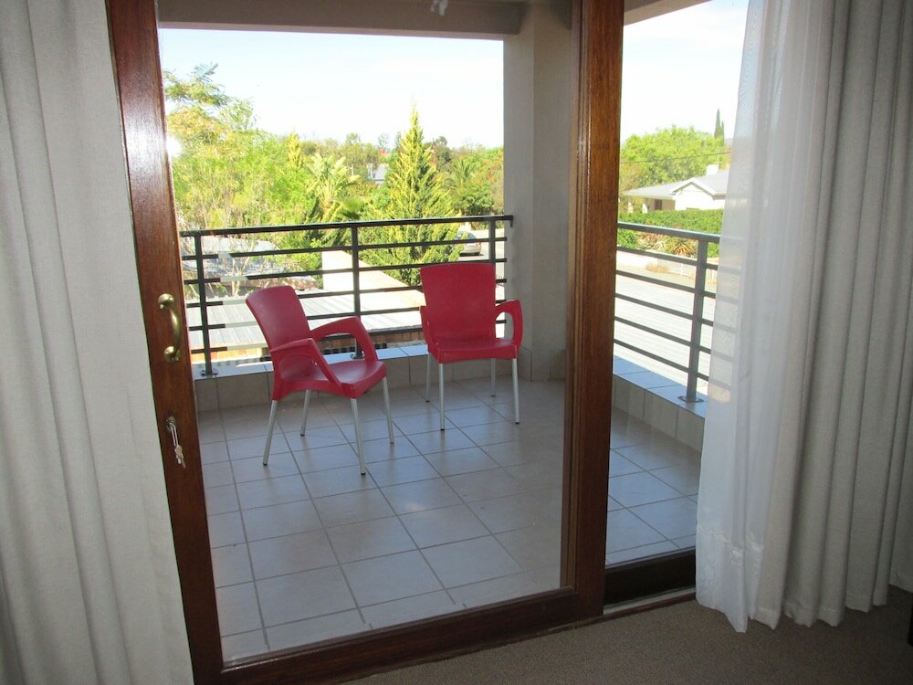 Фото Karoo Sun Boutique Guest House