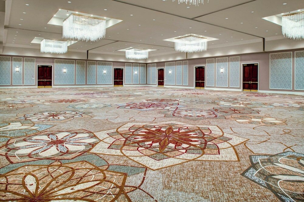 Фото Sheraton McKinney Hotel