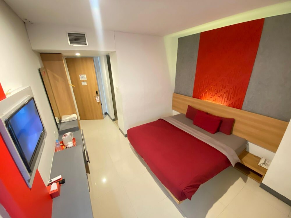 Фото Tickle Hotel