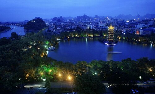 Гостиница Guilin Lijiang Waterfall Hotel в Гуйлине
