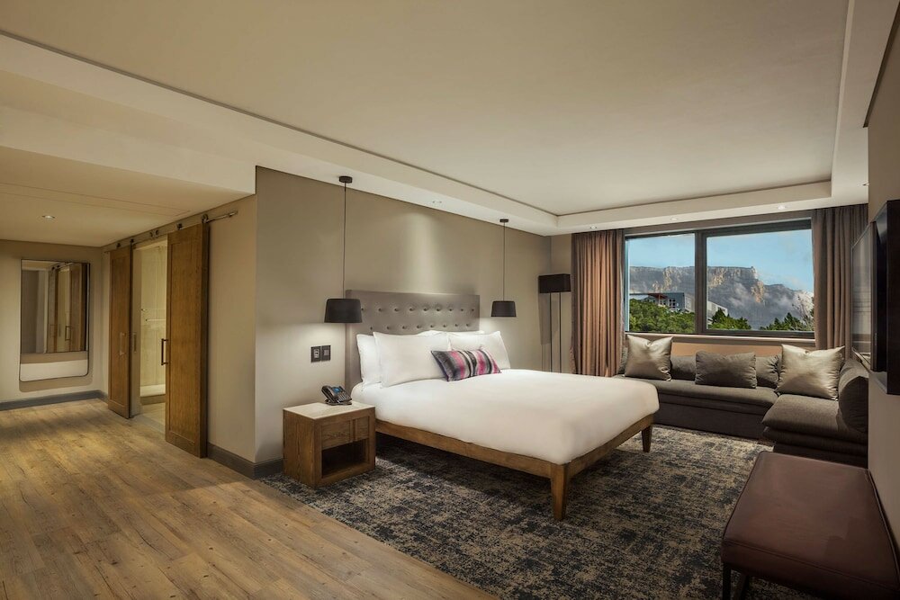 Фото SunSquare Cape Town City Bowl Hotel