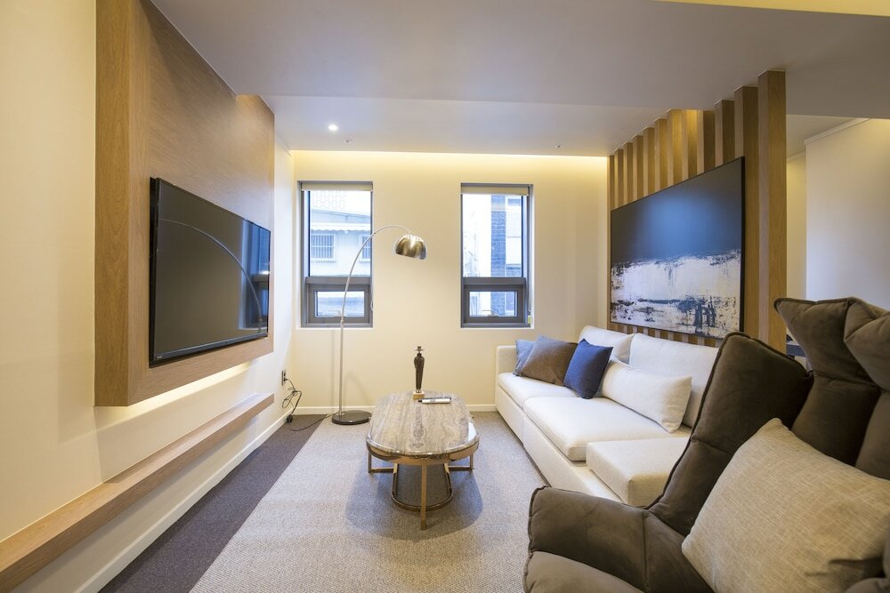 Фото Uh Suite The Jongno