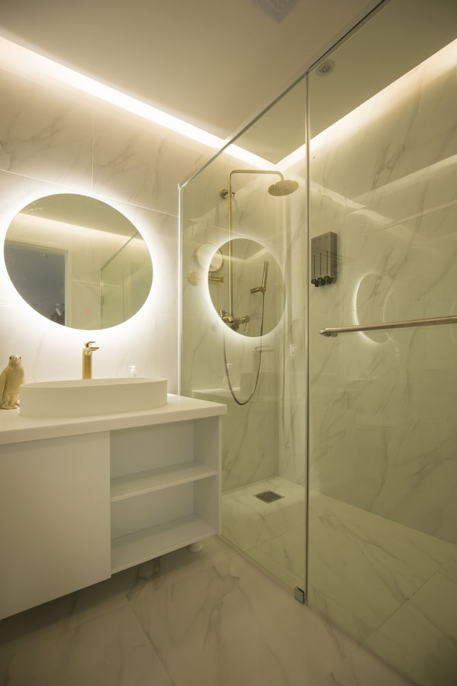 Фото Uh Suite The Jongno