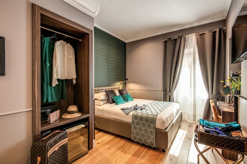 Фото Tree Charme Parliament Boutique Hotel