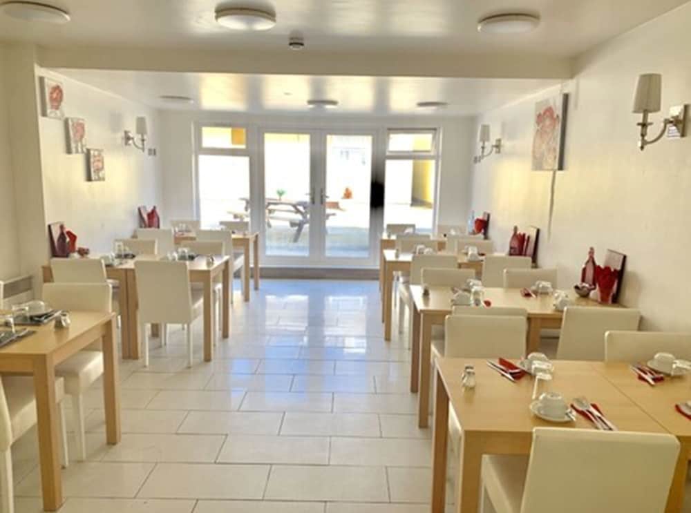 Фото Britannia Inn Hotel