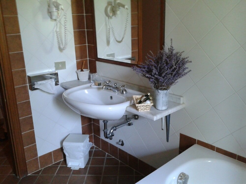 Фото Montebelli Agriturismo & Country Hotel