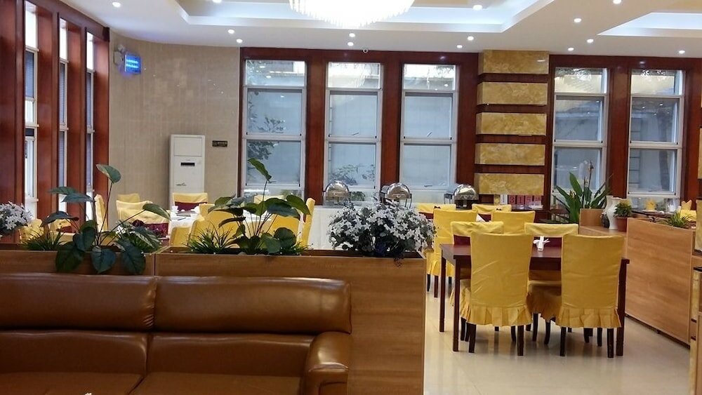 Фото Kololo Courts Hotel & Restaurant