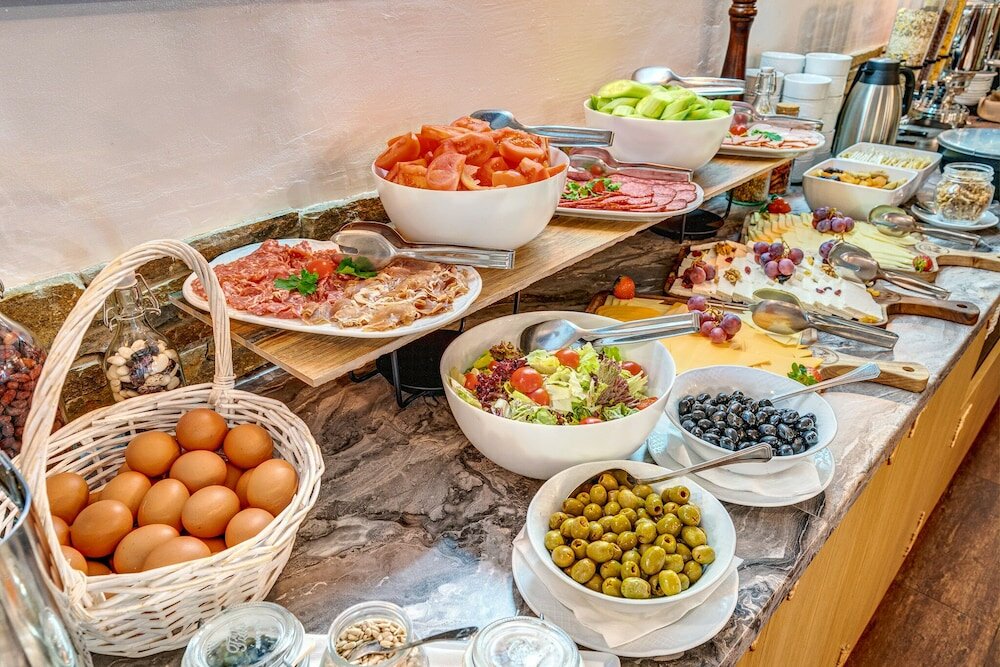 Фото Mountain Lake Hotel