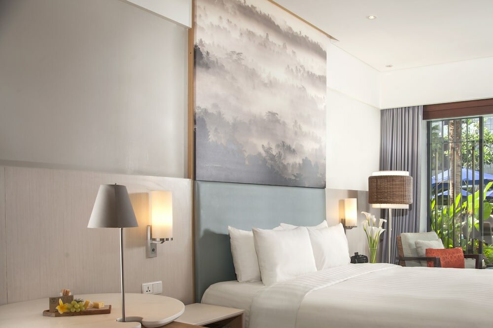 Фото Courtyard by Marriott Bali Seminyak Resort