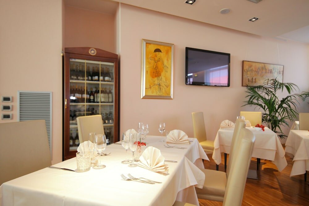 Фото Hotel Major