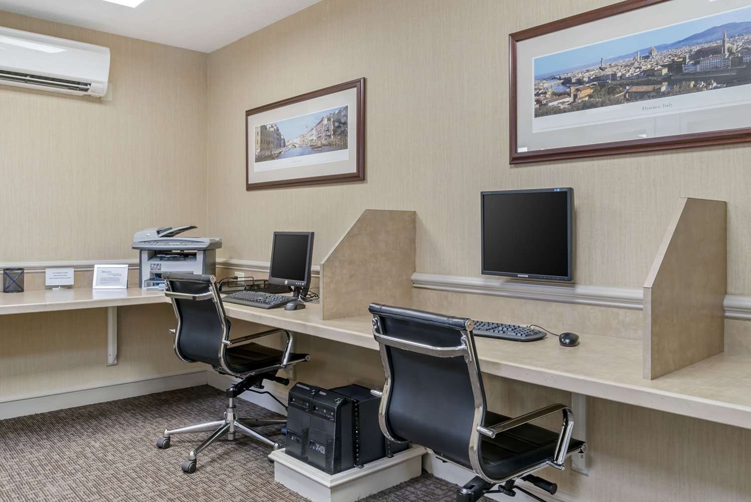 Фото Comfort Inn Plainwell