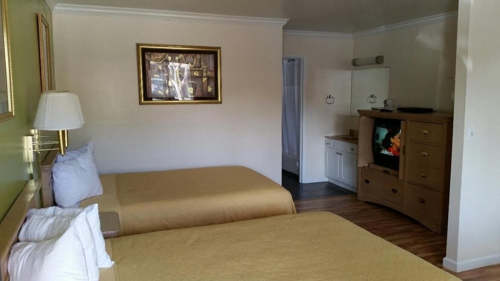 Фото Kelseyville Motel