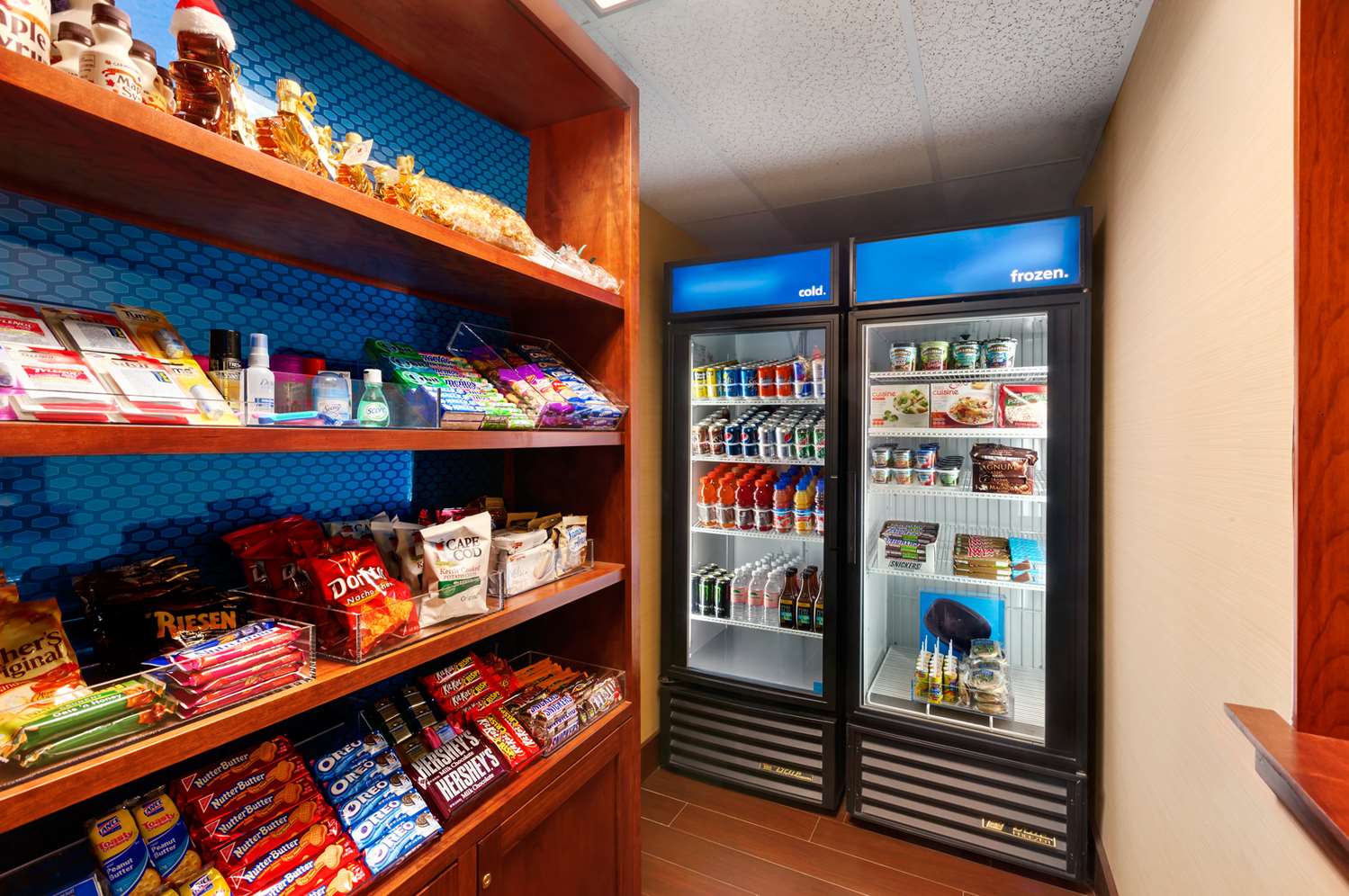 Фото Hampton Inn Colchester