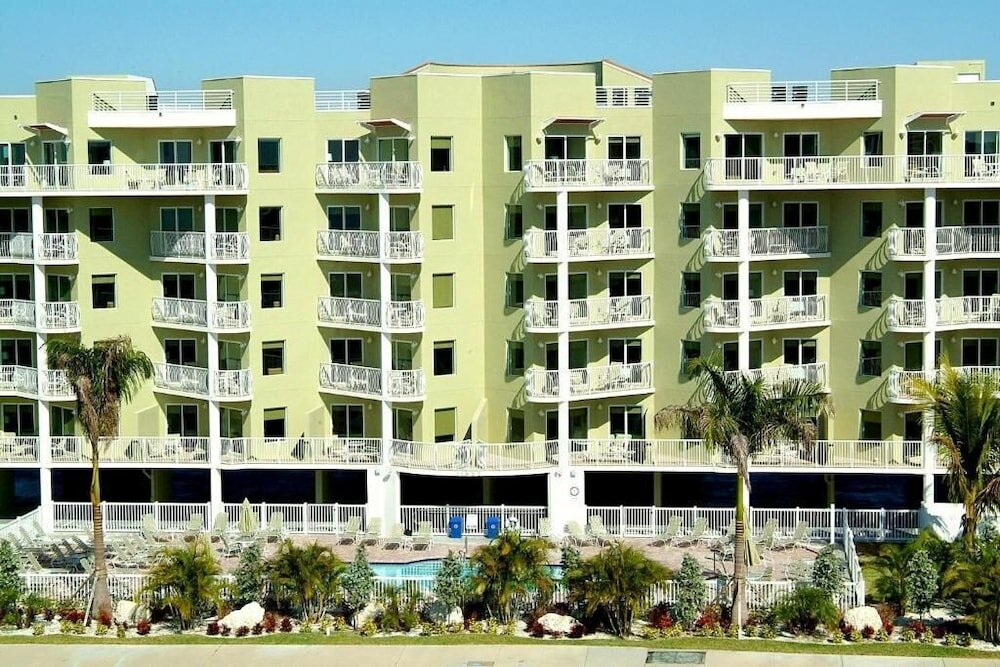 Фото Crystal Palms Beach Resort