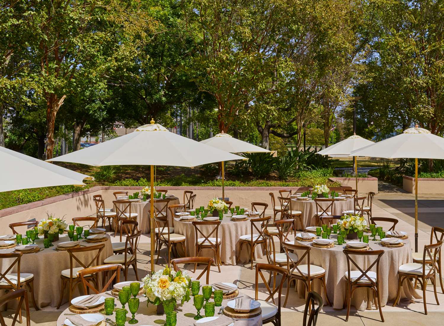 Фото Hilton Los Angeles North/Glendale & Executive Meeting Ctr