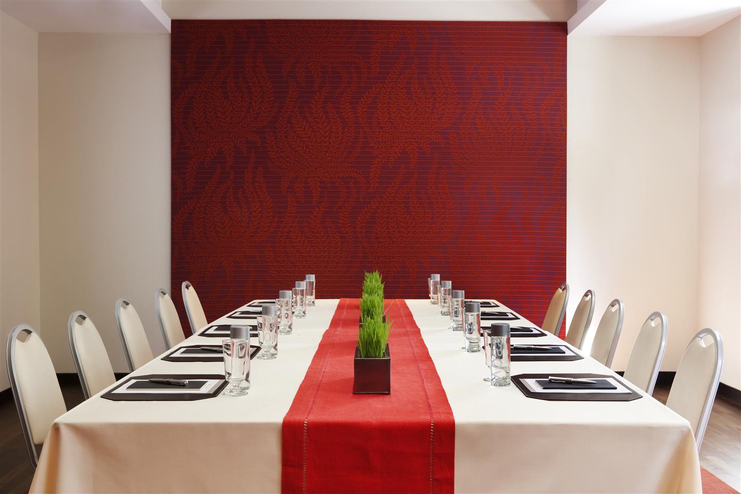 Фото Shelburne Hotel & Suites by Affinia