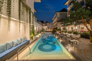 Гостиница Kwetu Nairobi Curio Collection by Hilton