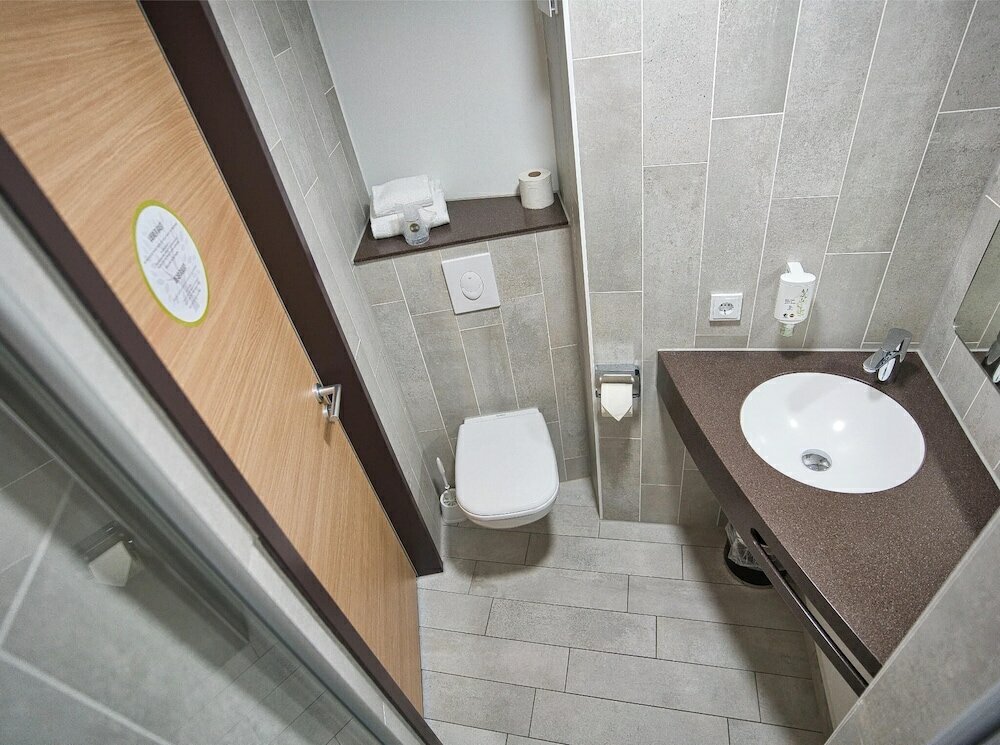 Фото B&b Hotel Köln-City