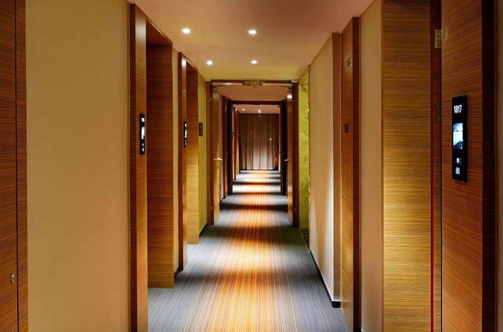 Фото Hampton by Hilton Beihai High-Speed Train Station