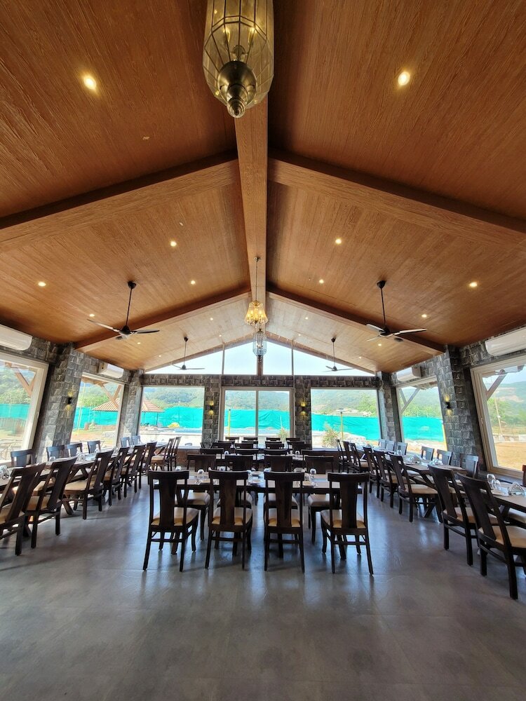 Фото Mastiff Grand La Villae Resort