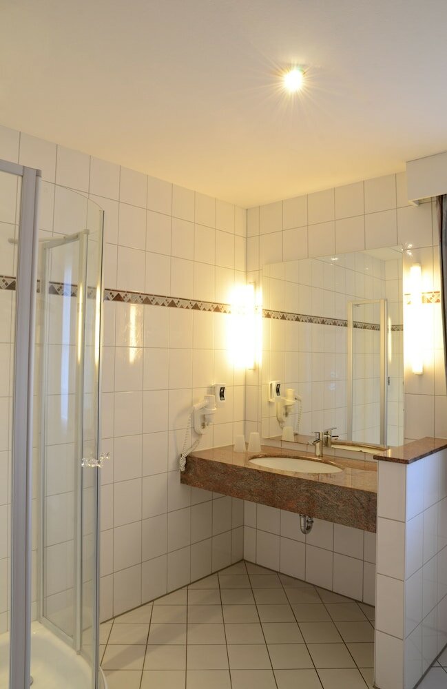 Фото Hotel Rheinischer Hof