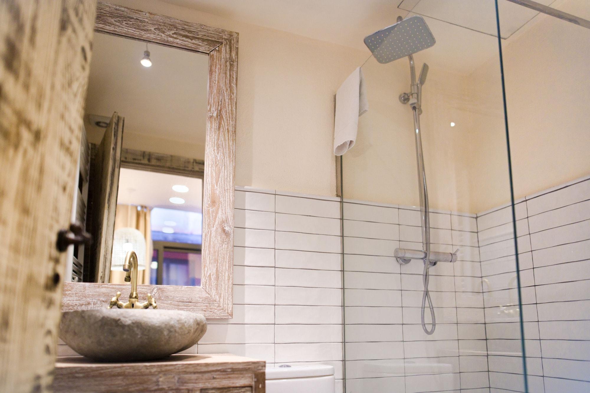 Фото La Bodega Suites