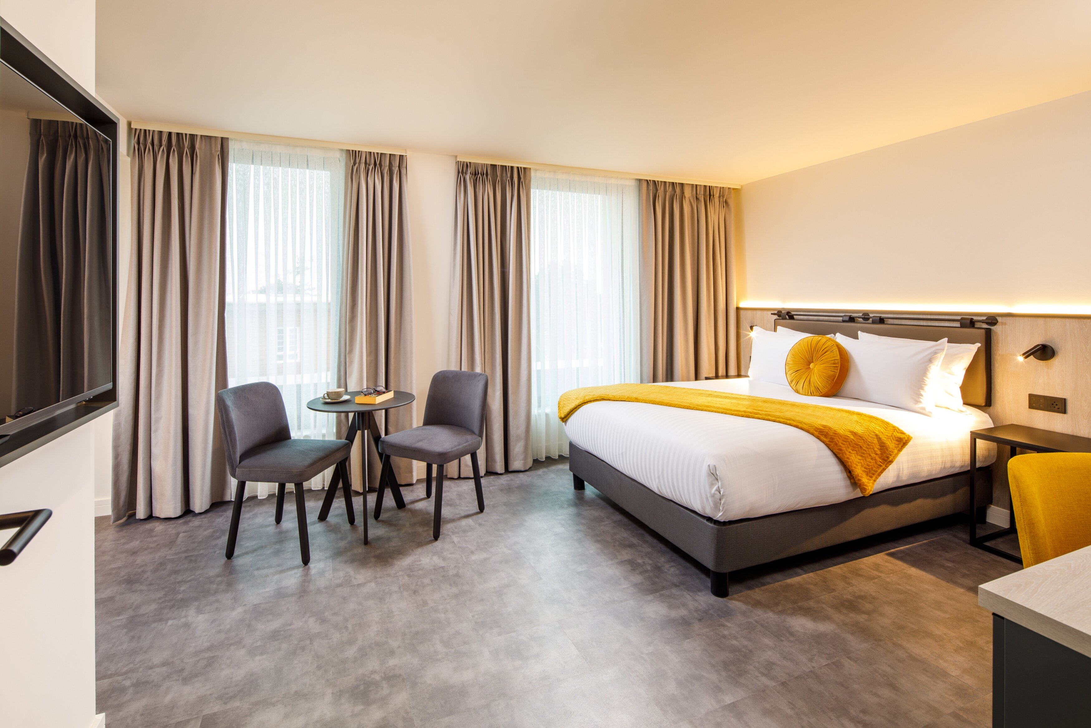 Фото Southgate Hotel London