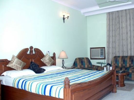 Фото Pablas International