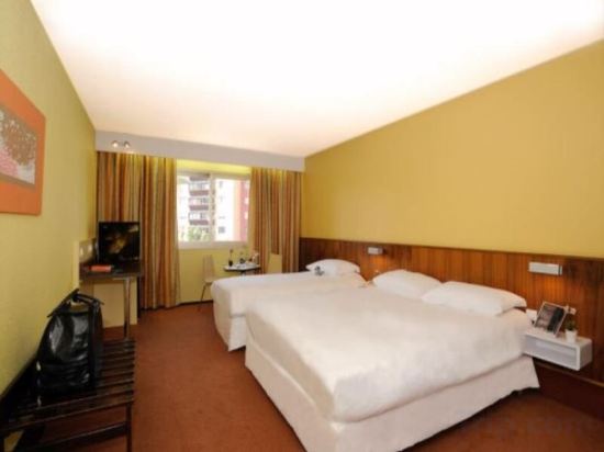 Фото Hotel Des Congres