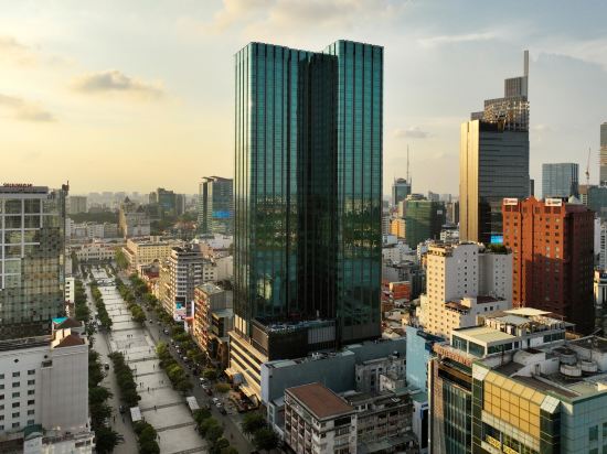 Фото The Reverie Saigon Residential Suites