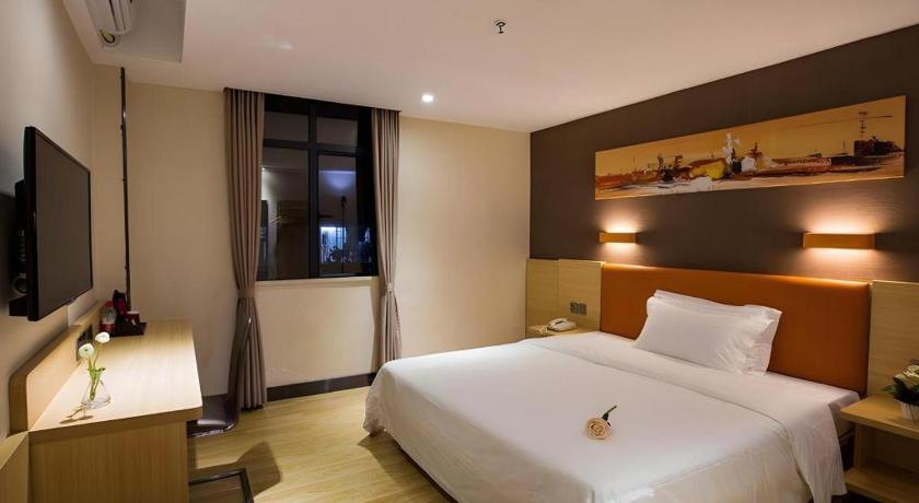 Фото Iu Hotel Chengdu Pengzhou Municipal Government Branch
