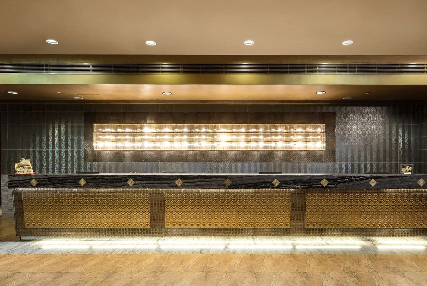 Фото Ramada by Wyndham Hong Kong Harbour View