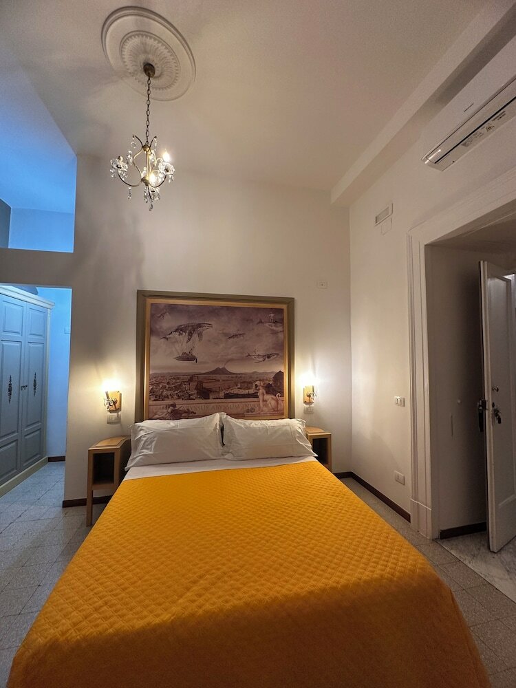 Фото La Bella Napoli B&b