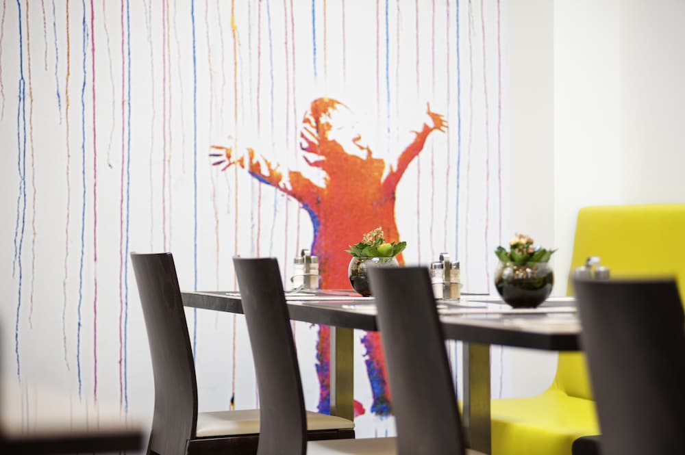 Фото Novotel Brussels Centre Midi Station