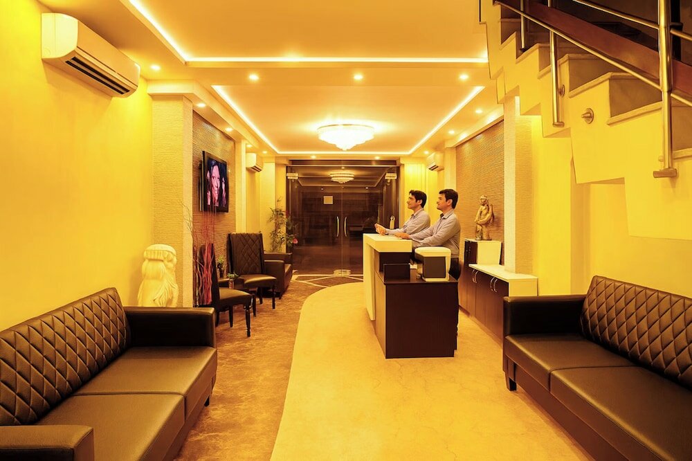 Фото Hotel Tjs Royale