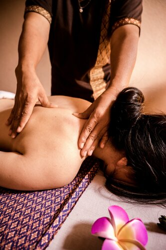 Вокзалдағы үйсіз әйел минет жасайды