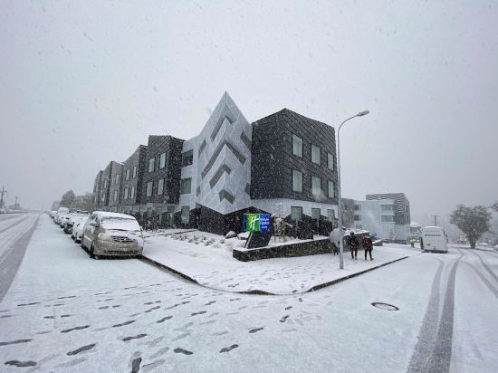 Фото Holiday Inn Express & Suites Queenstown, an Ihg Hotel