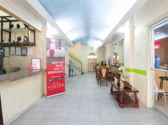 Hotel RedDoorz @ Praferosa Resort Hotel Calamba, Calamba, photo