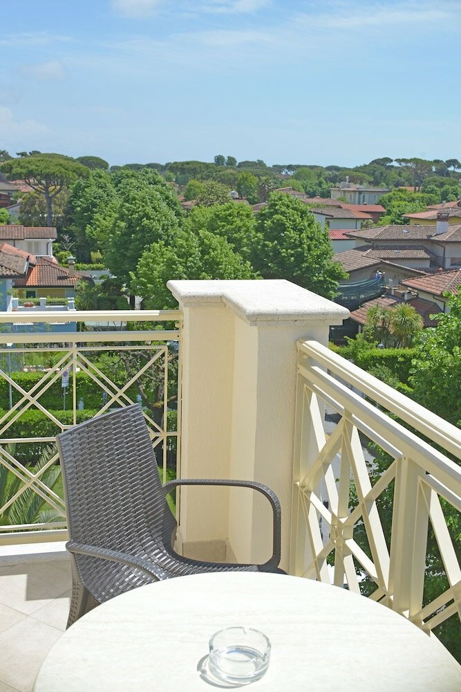 Фото Hotel Pigalle