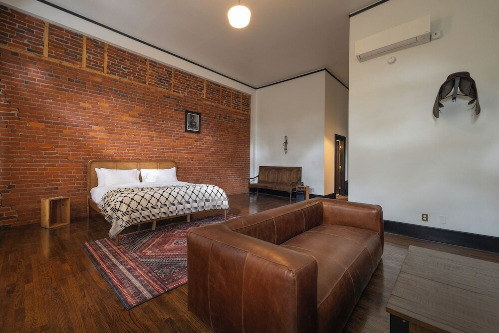 Фото The Weinhard Hotel