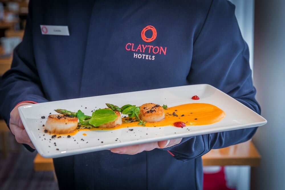 Фото Clayton Hotel Cardiff Lane