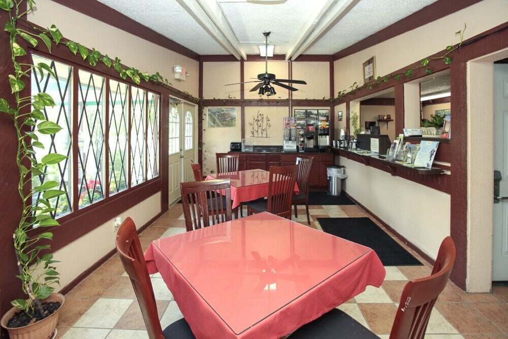 Фото Knights Inn Battle Creek