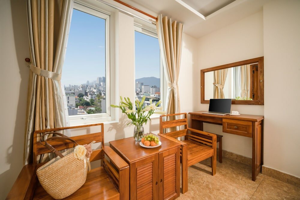 Фото Titan Hotel