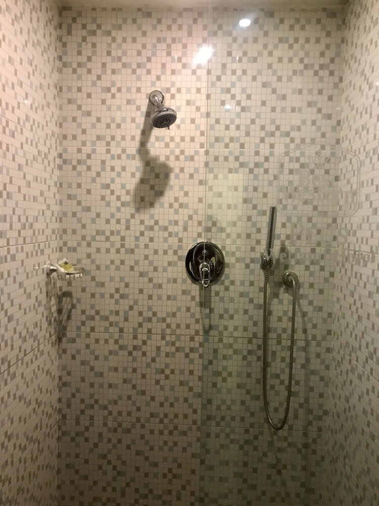 Фото Warri Wetland Hotel