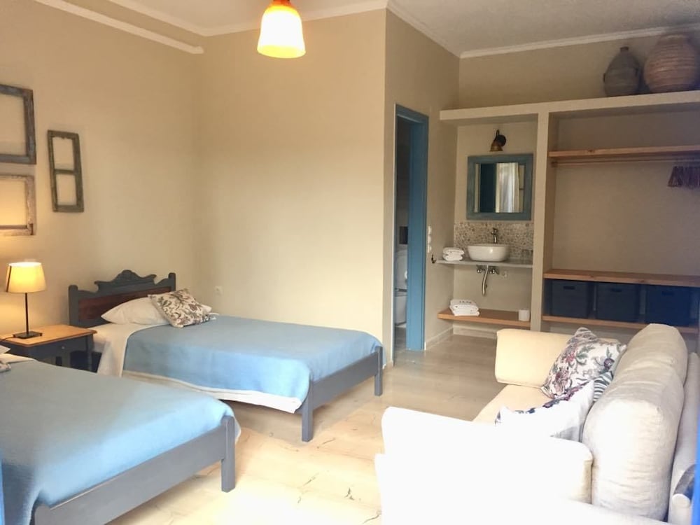 Фото The Boathouse Hotel