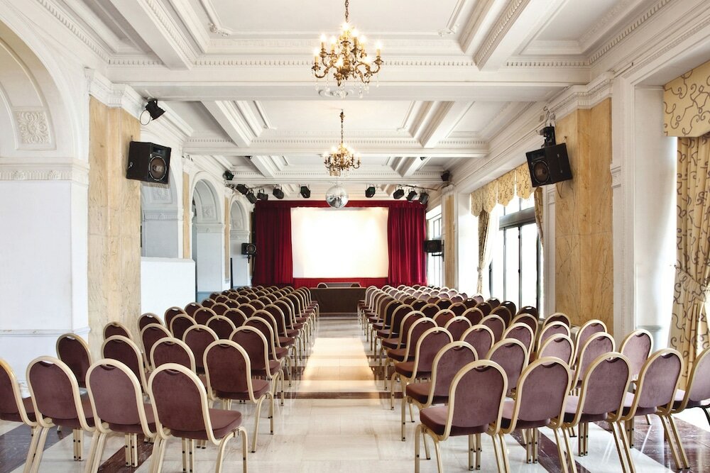 Фото Hôtel Vacances Bleues Le Royal